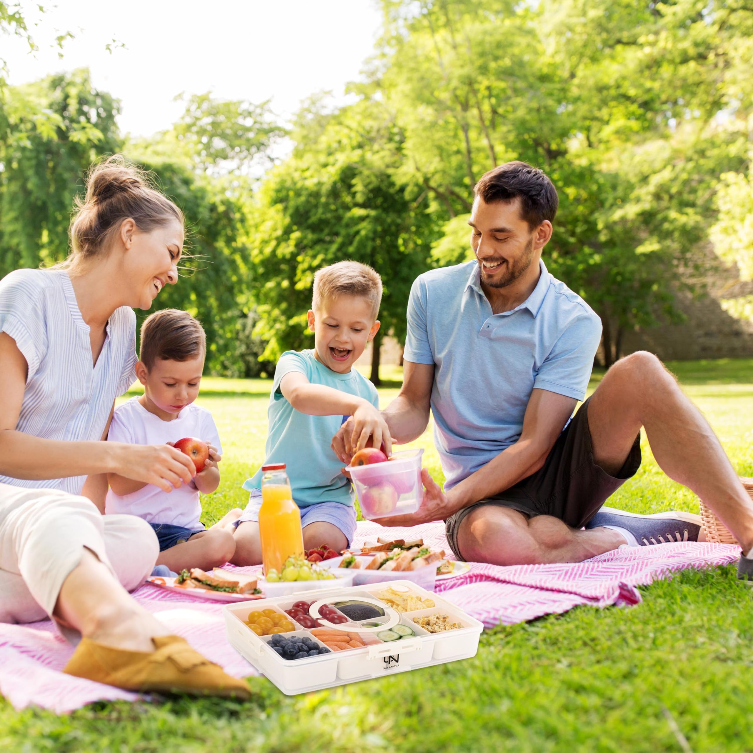 Galanova Snackle Box BPA-free material for safe storage.