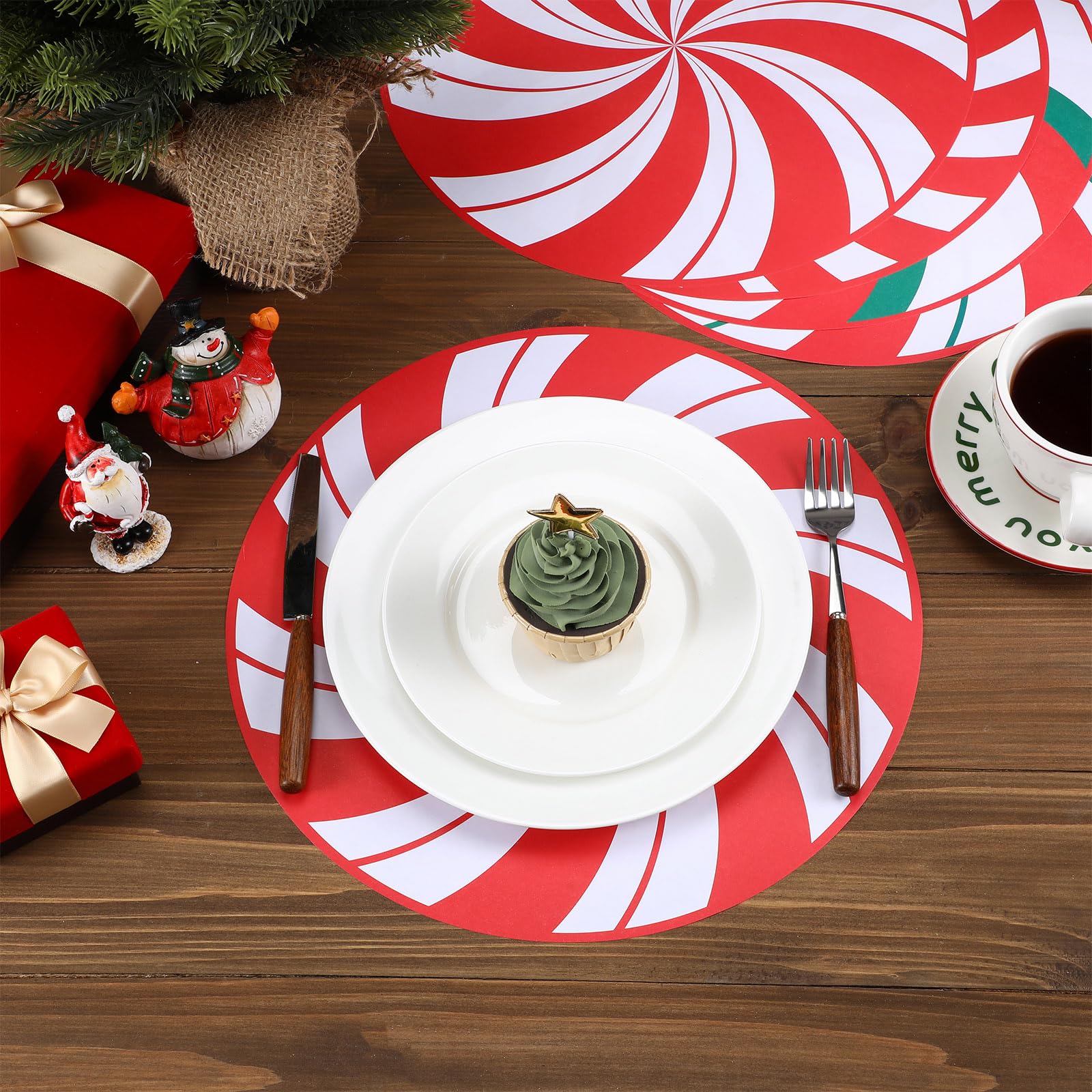 Gandeer red-white-green striped placemat versatile decor for dinners and parties.