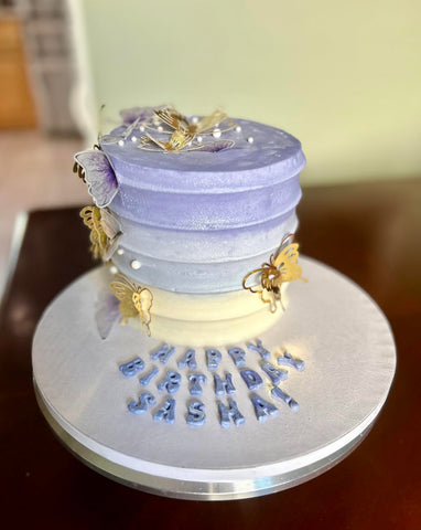 Grarry striped-texture patterns create decorative buttercream stripes.