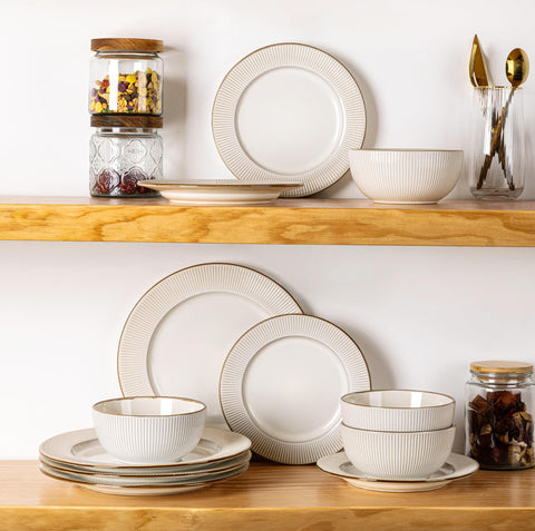 GBHOME service-for-four ensures coordinated dining for family or guests.