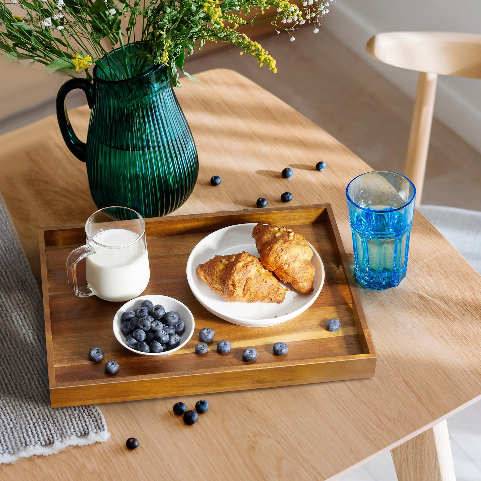 GCWSTJK acacia tray ideal for breakfast in bed or coffee-table use