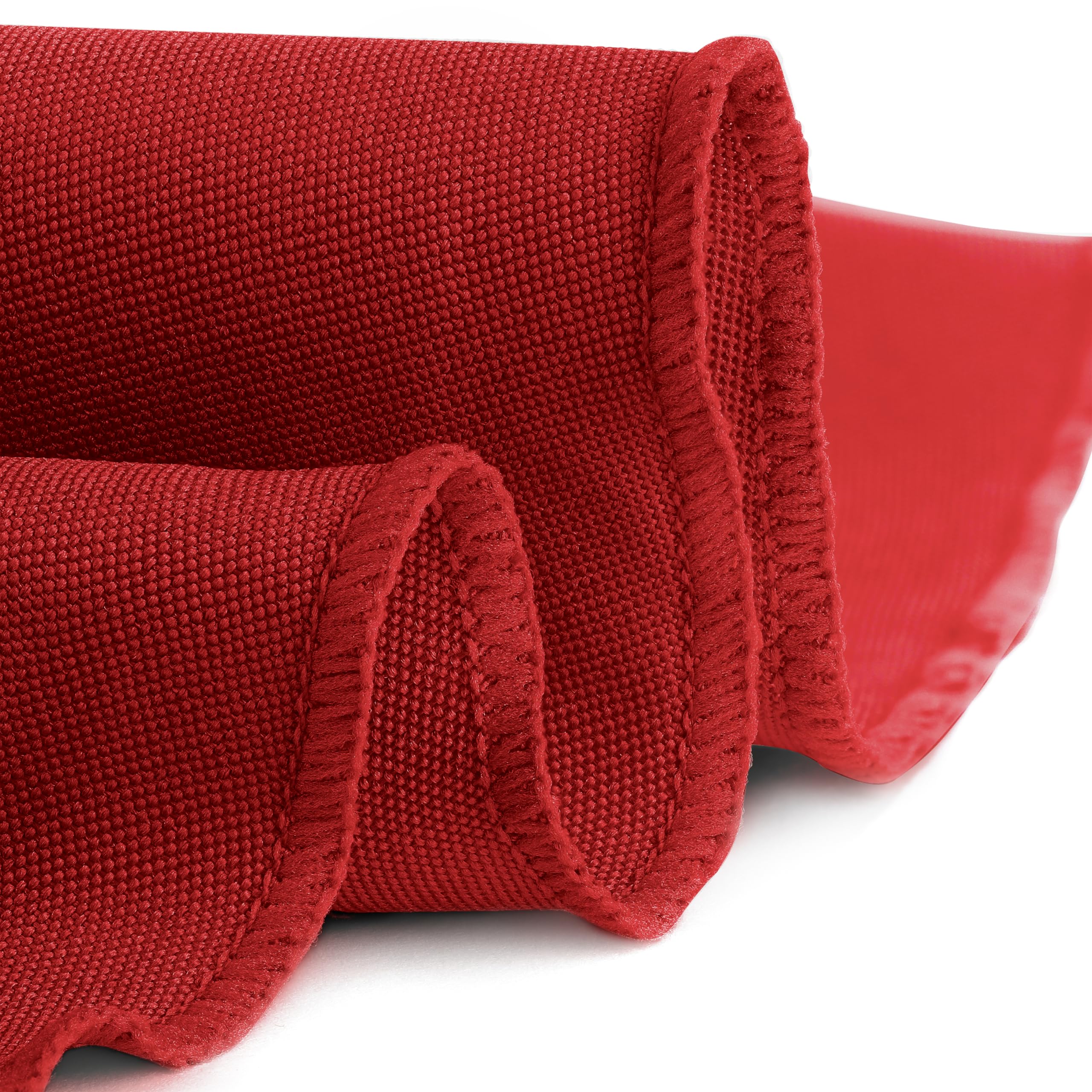 Gee Di Moda seamless design round tablecloth for a clean, uninterrupted surface