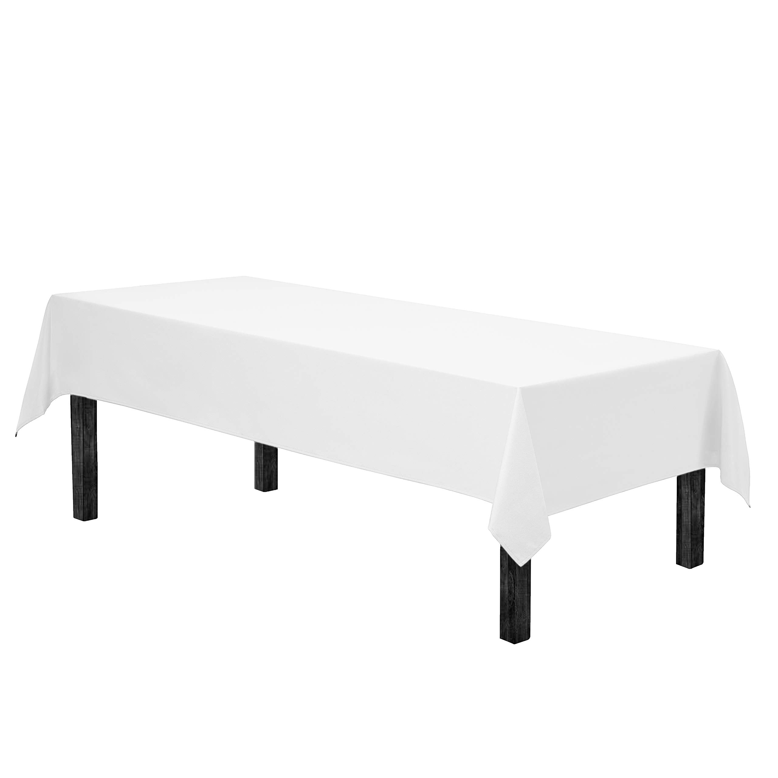 Gee Di Moda tablecloth close-up shows wrinkle resistant polyester fabric