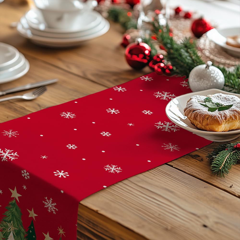 GEEORY table runner on indoor or outdoor tables creates festive mood.