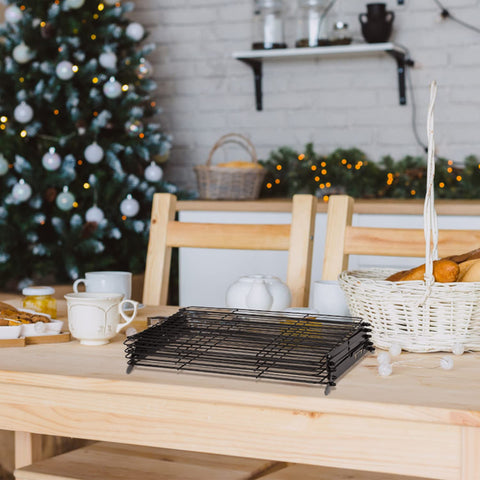 Geesta large-capacity kitchen cooling rack supports several baking batches