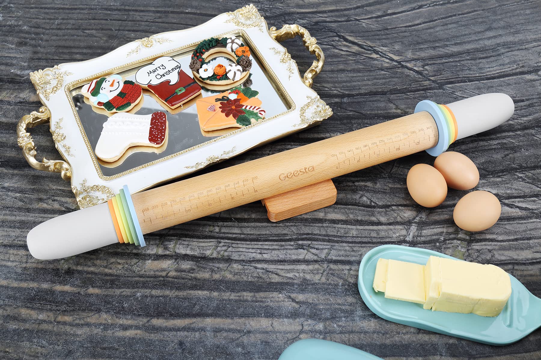 Geesta rolling pin rolling dough into a smooth sheet