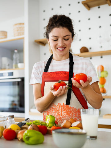 Geetery adjustable neck buckle apron for comfortable fit