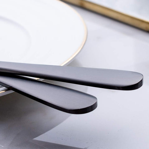GoGeiLi ergonomic dining knife design for comfortable grip.