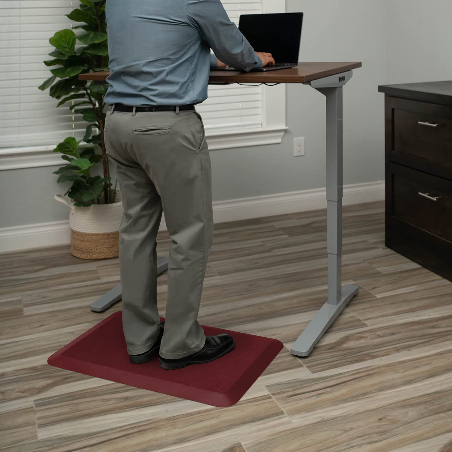 GelPro NewLife slip-resistant bottom keeps mat steady on floors.