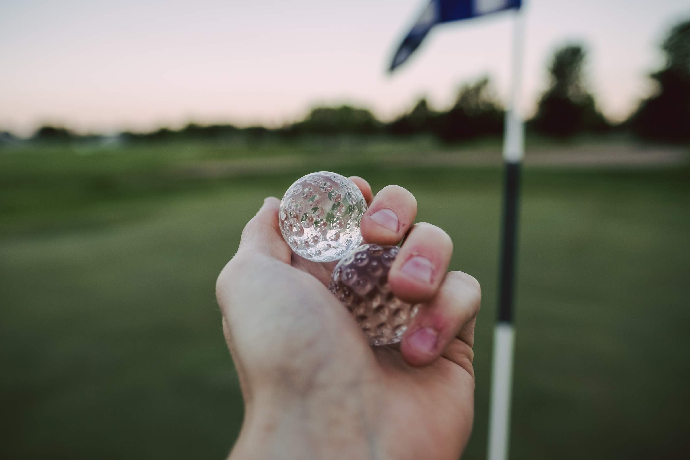 Gemsho Glass gift for golfers, a stylish bar accessory.