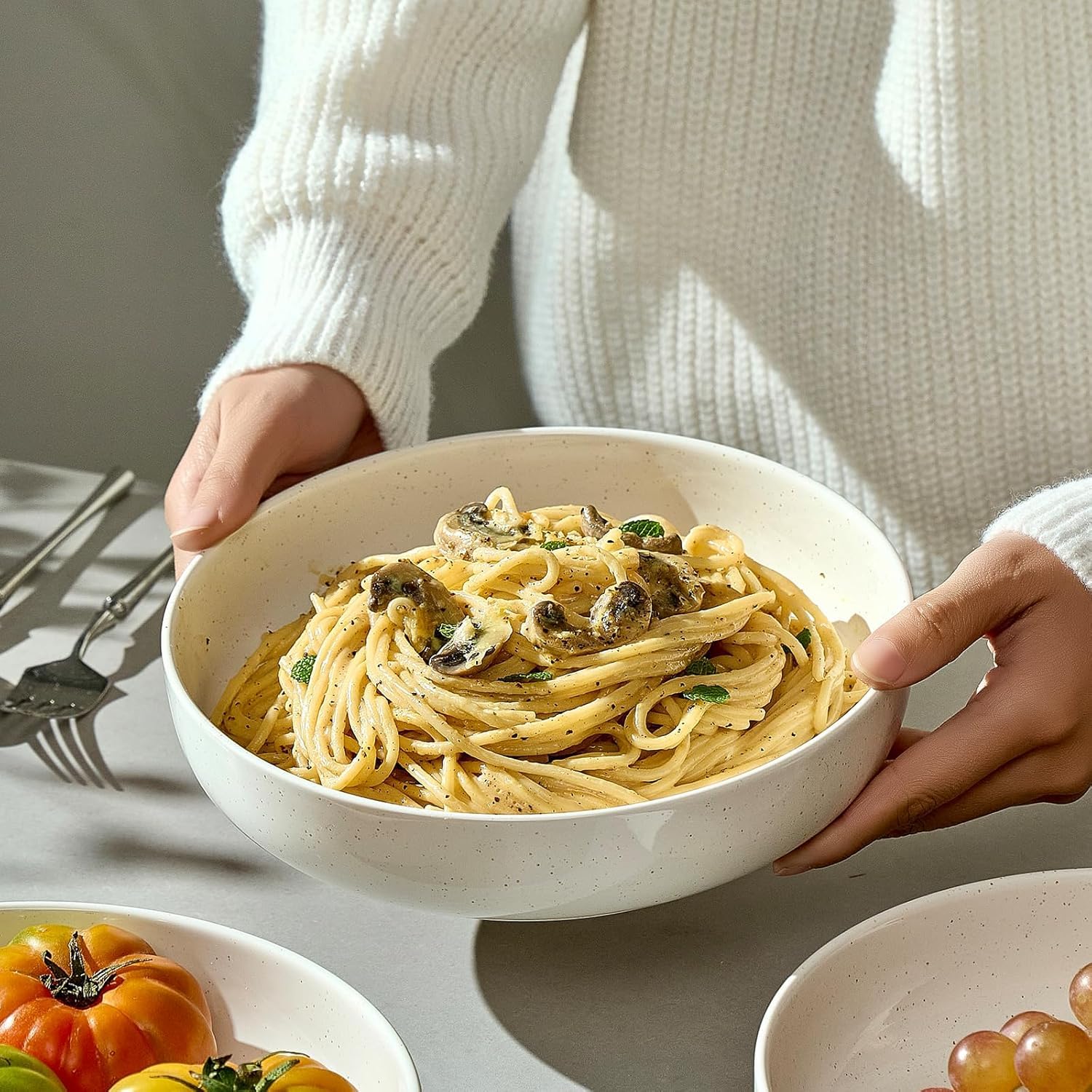 Gencywe ceramic bowls in white glaze with 34 oz capacity for pasta and salads