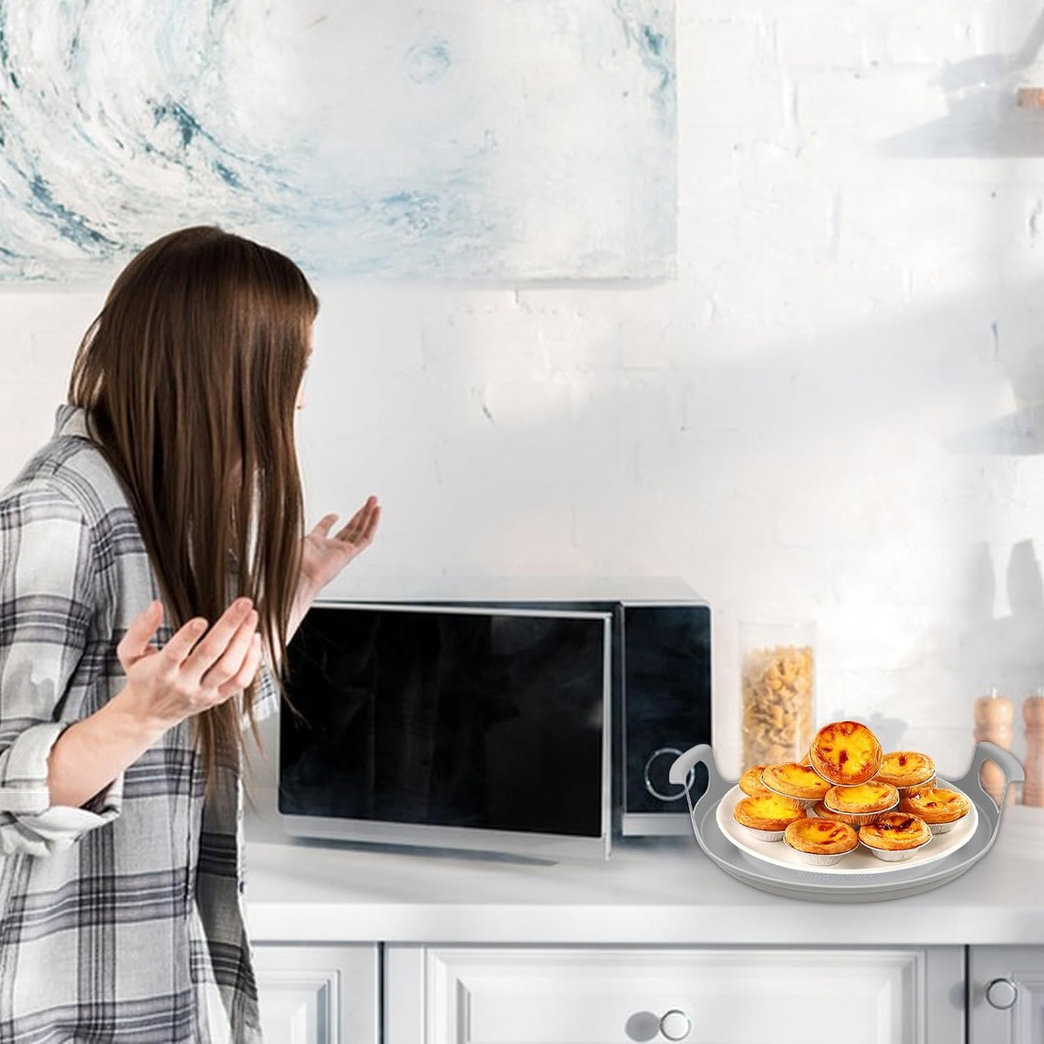 Generic multipurpose kitchen saver enhances microwave meal handling and cleanup.