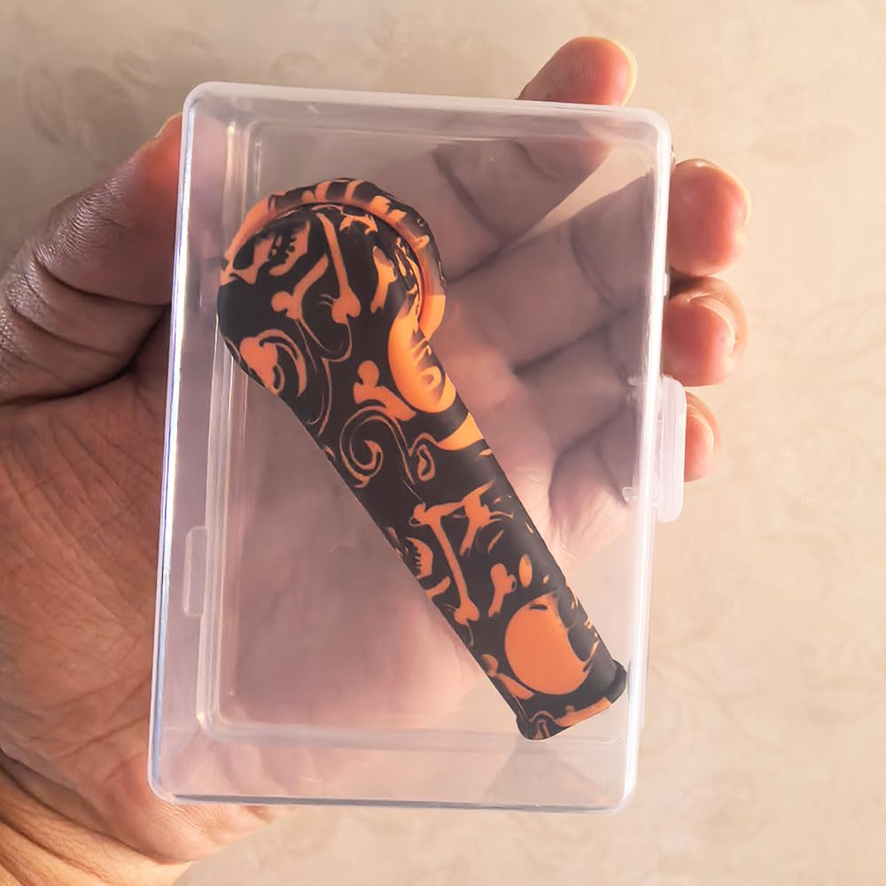 Generic silicone capped straw stored in plastic box, convenient travel-friendly packaging.