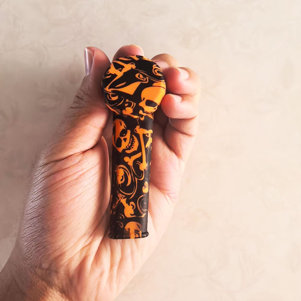 Generic silicone capped orange straw travel size with box, easy to carry on the go.