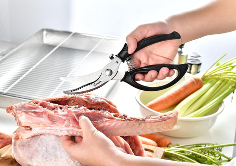 Gerior shears with lock mode for safe storage