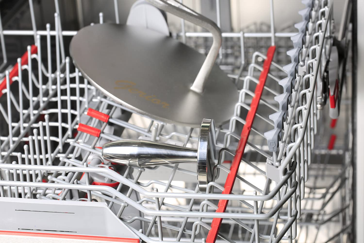 Solid 18/10 stainless steel promises durable kitchen performance