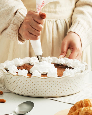 Getstar ceramic deep-dish quiche pan for versatile baking.