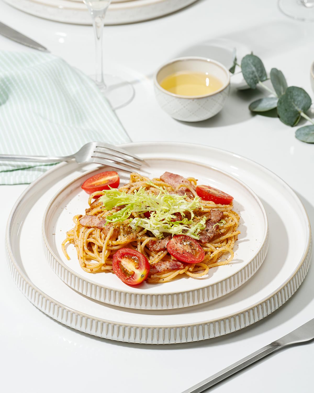Getstar 12-piece set for four suitable for everyday dining and entertaining.