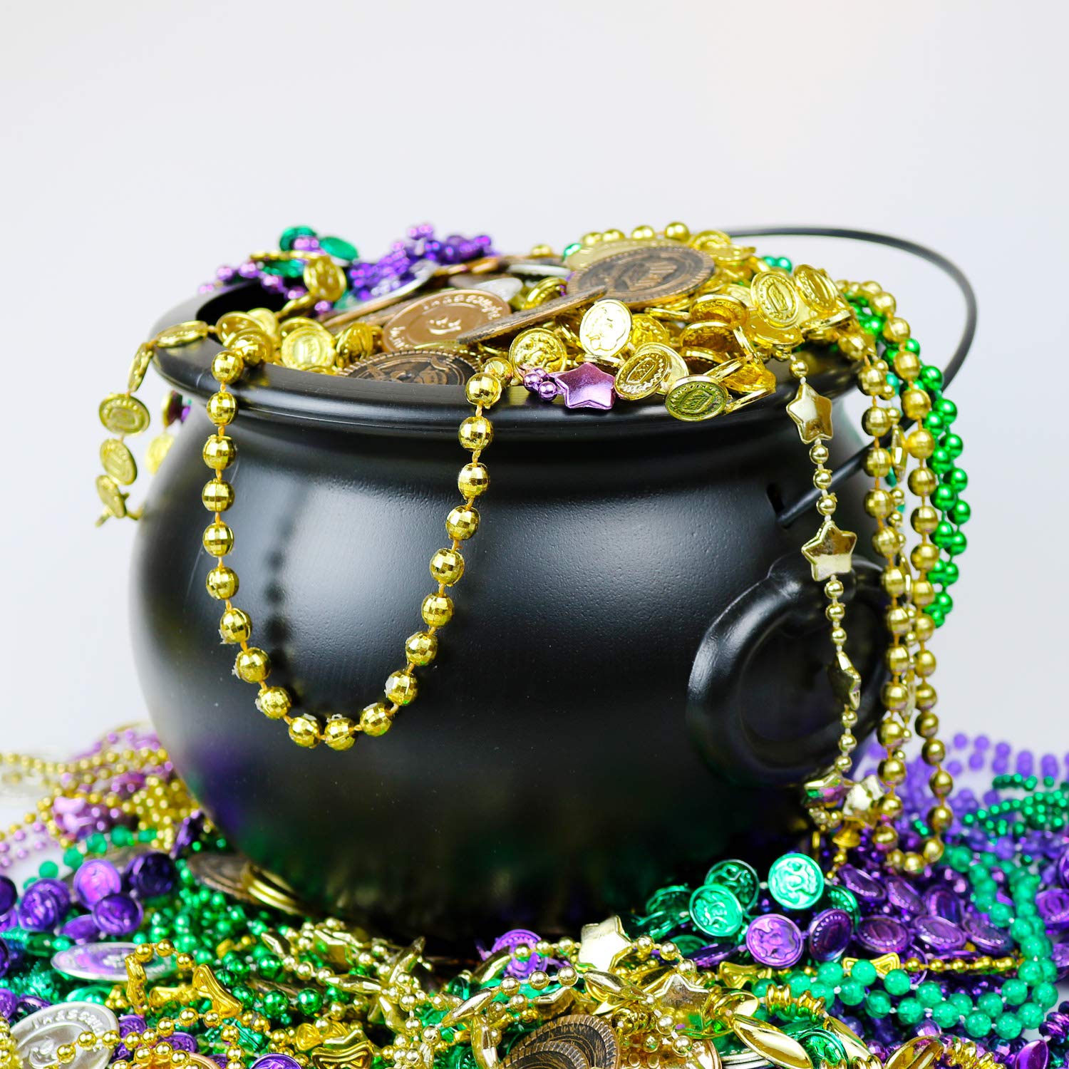 GiftExpress candy-treat-bucket-display showcases Halloween candy with a cauldron vibe