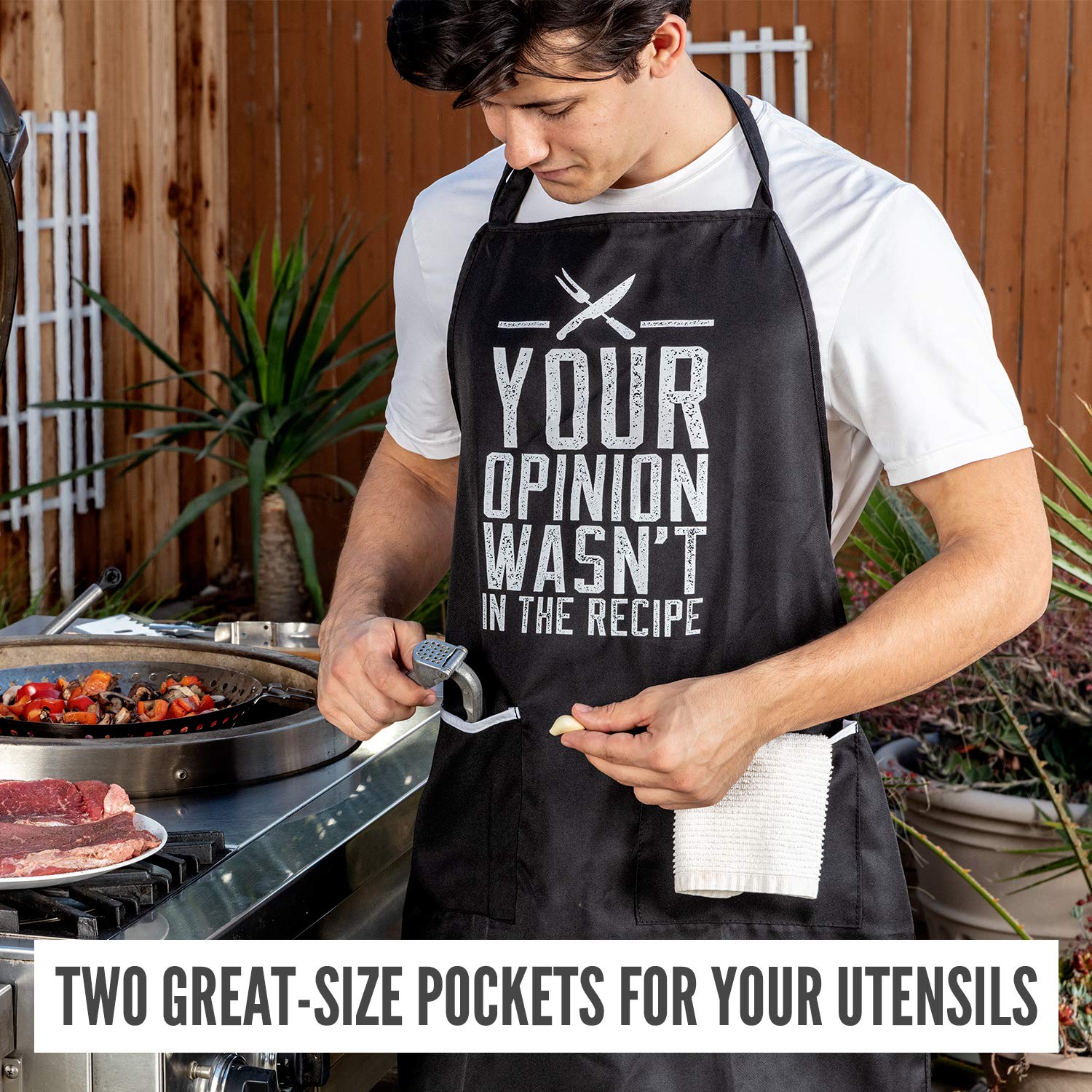 GIFTS KINGS Adjustable neck and waist apron demonstrates one-size-fits-all convenience.