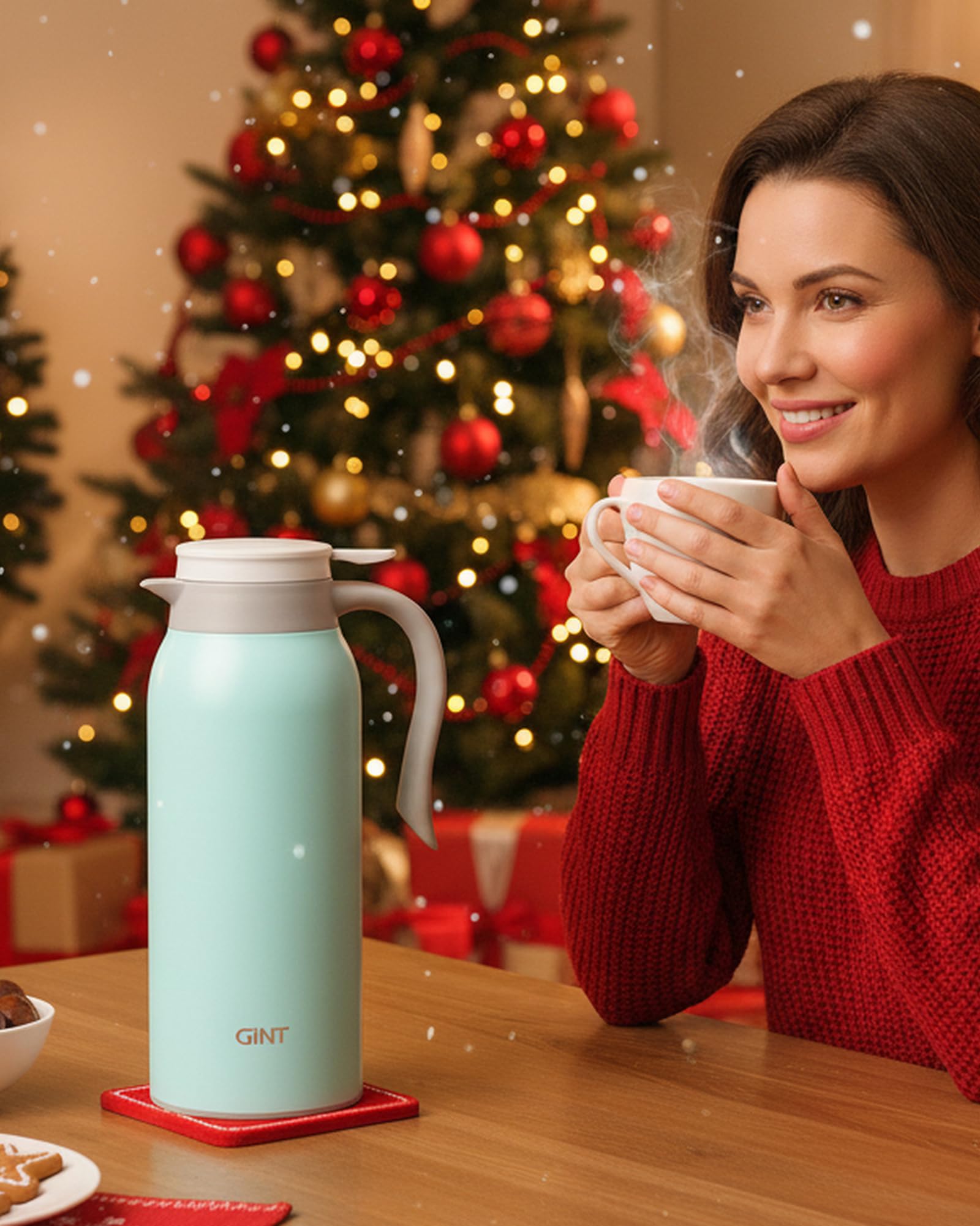 GiNT carafe insulated lid closes airtight to prevent leaks during travel