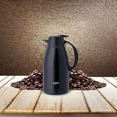 GINT hands-holding shot demonstrates comfortable grip for pouring