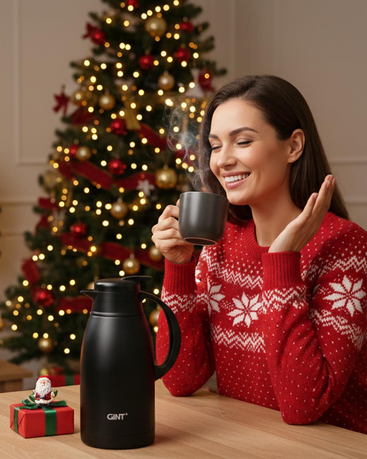 GINT carafe pour action for easy, mess-free serving