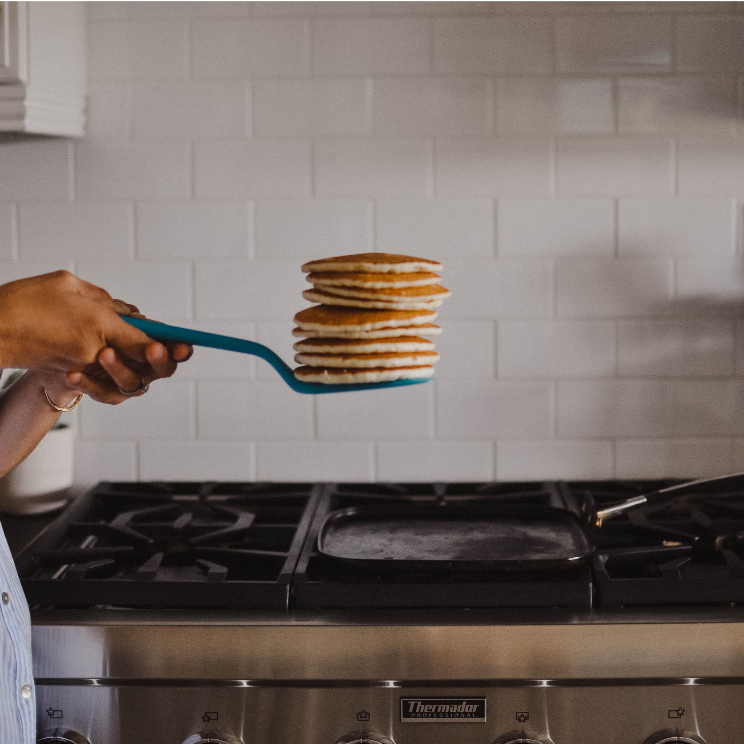 GIR Premium Ultimate Silicone Spatula Turner dishwasher-safe cleanup simplifies kitchen chores.