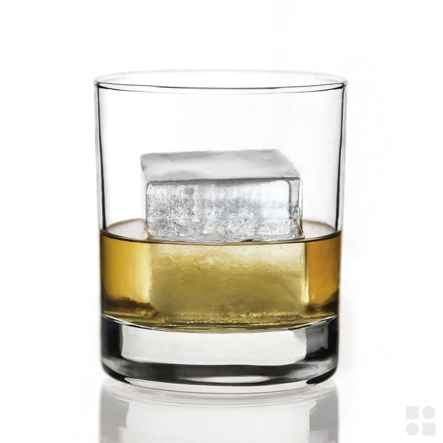 Glacio silicone trays with easy release make removal effortless.
