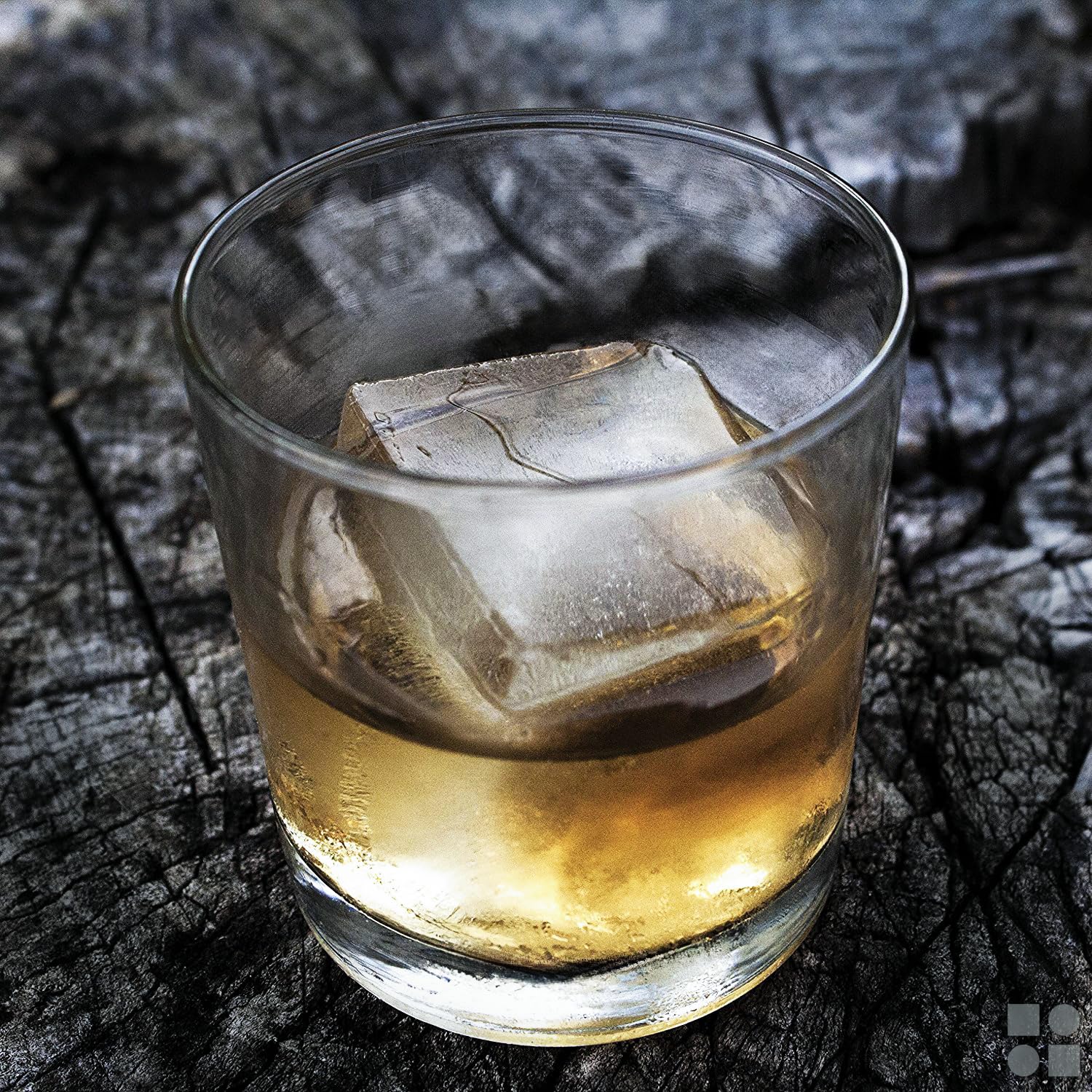 Glacio slow-melt ice cubes ideal for whiskey and cocktails.