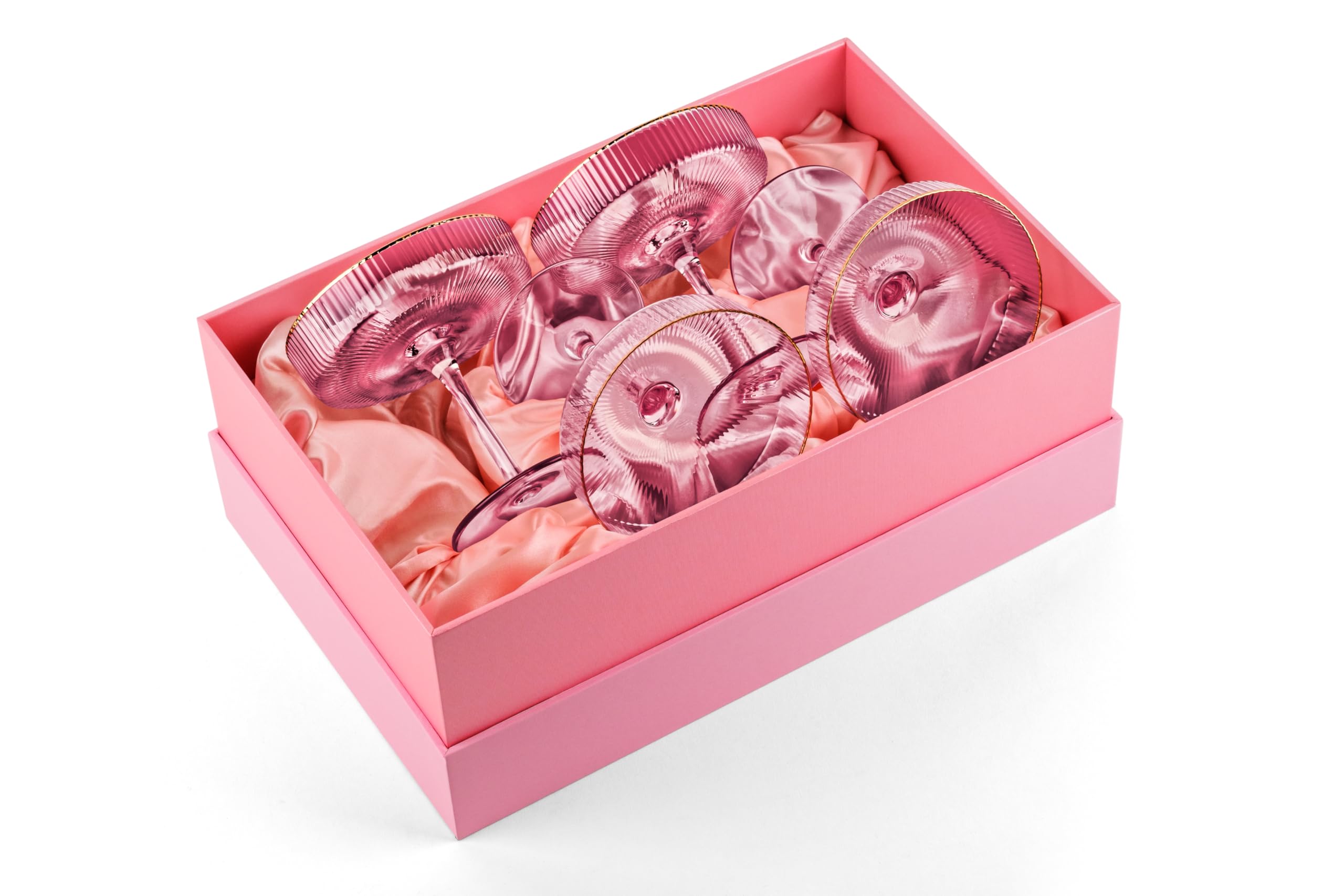 GLASSIQUE CADEAU hand-blown glassware with blush color for vintage charm.
