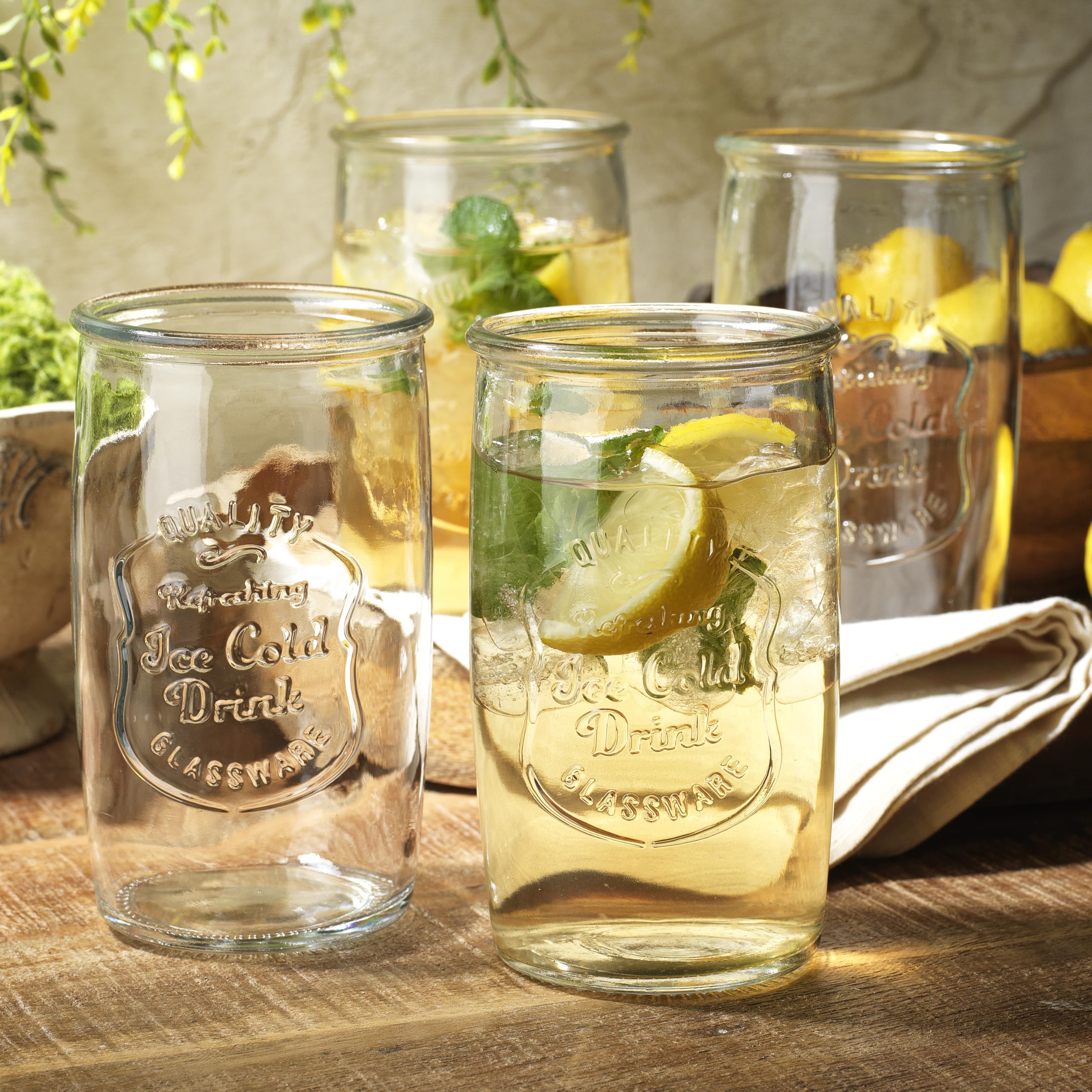 Glaver's 20 oz clear tumbler shows cocktails and beverages.