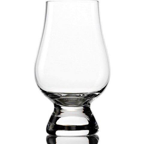 GLENCAIRN crystal whisky glass close-up shows lead-free clarity.