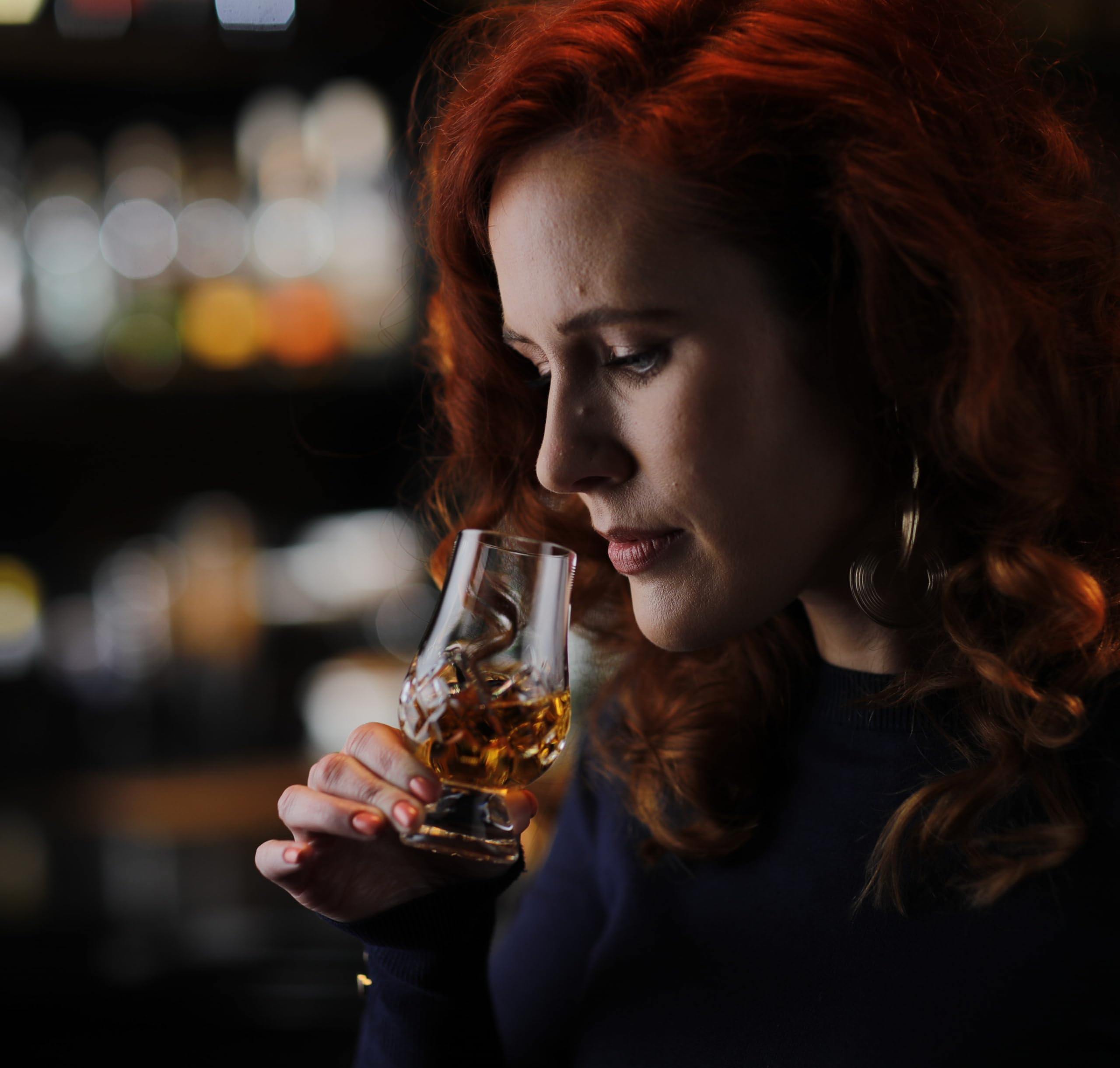 GLENCAIRN glass highlight: tapered mouth design for smooth sipping.