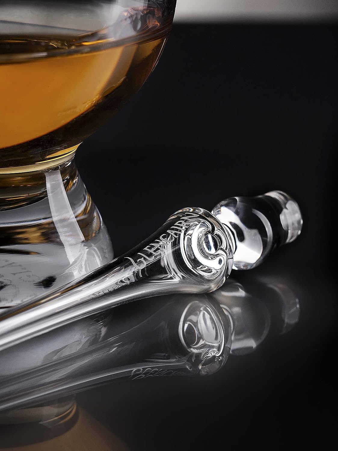 GLENCAIRN gift box presentation showing a ready-to-gift whisky accessory.