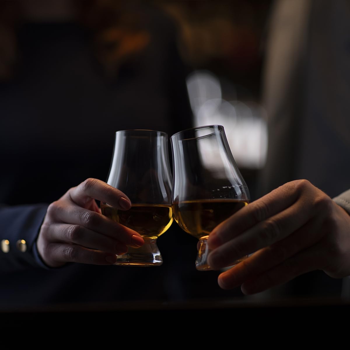 Dishwasher-safe GLENCAIRN glass for easy cleanup after use.