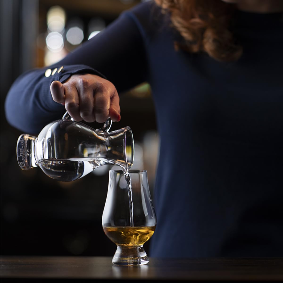 Glencairn scotch bourbon snifter pairs well with aromatic notes.