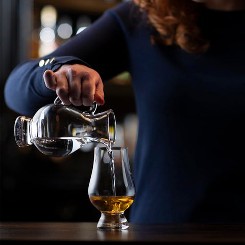 Glencairn scotch bourbon snifter pairs well with aromatic notes.