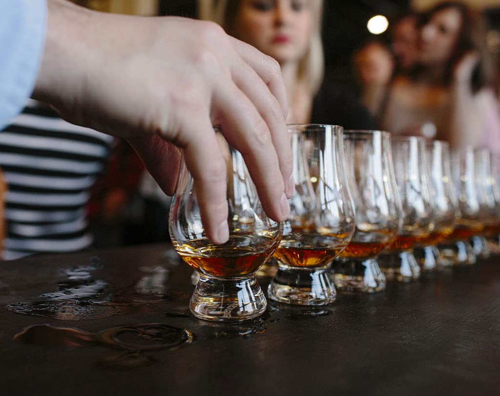 GLENCAIRN whisky glass set of four, side view, sleek profile enhances nosing and sipping.