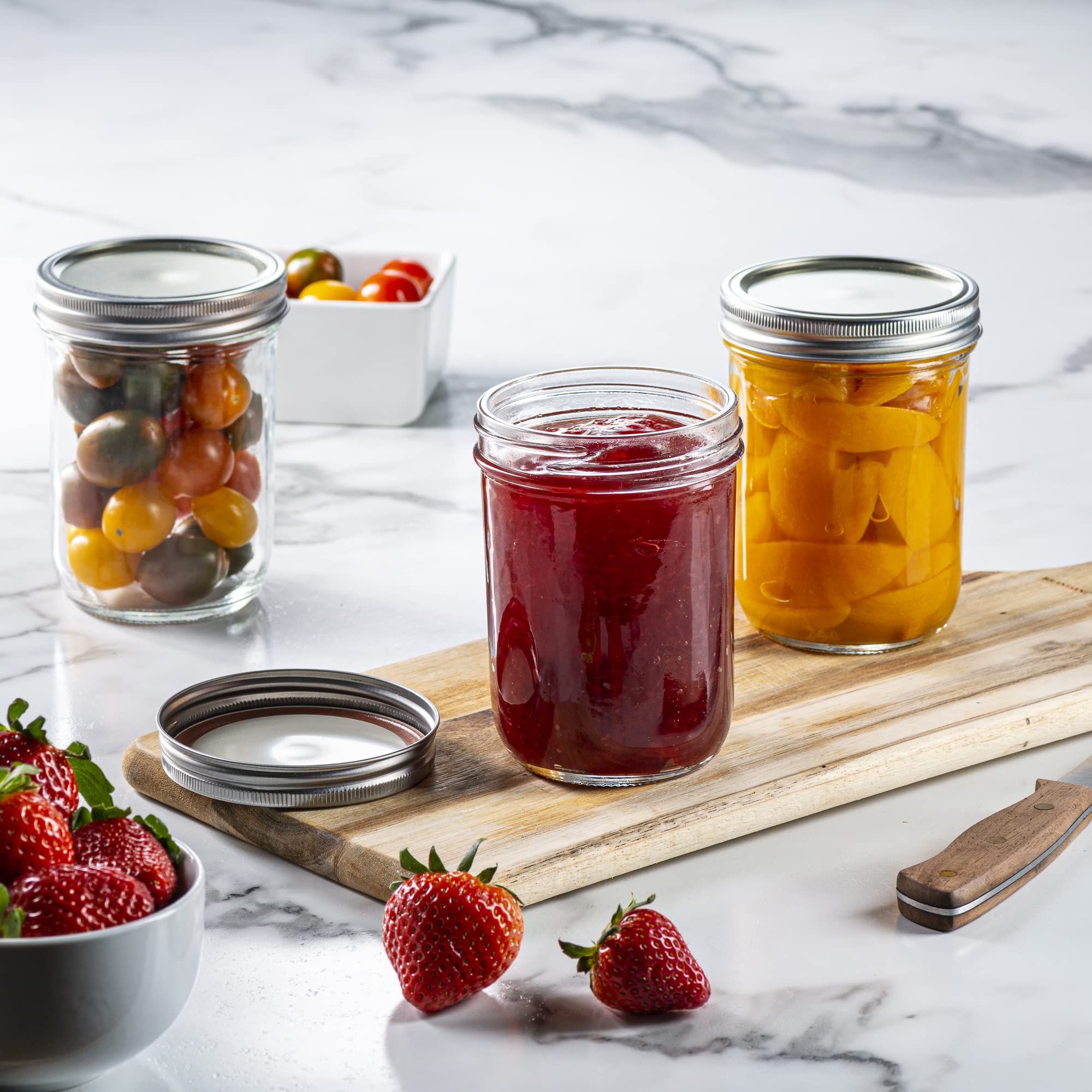 GLING thick clear glass walls showcase contents beautifully.