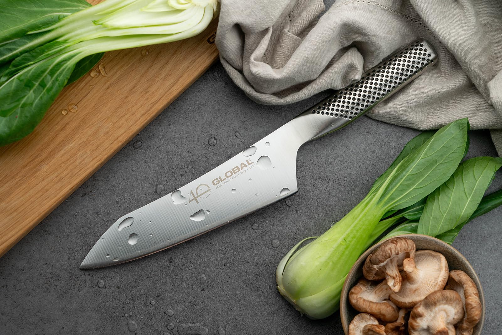 Global convex edge design enables effortless, clean cuts.