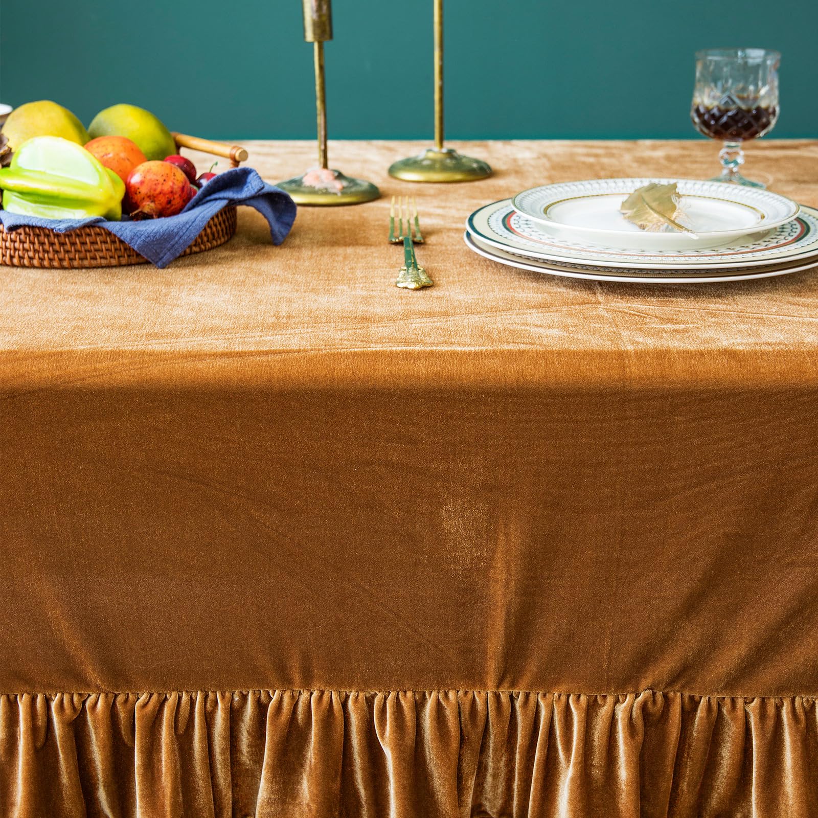 GLORY SEASON color-shift velvet under light enhances table styling