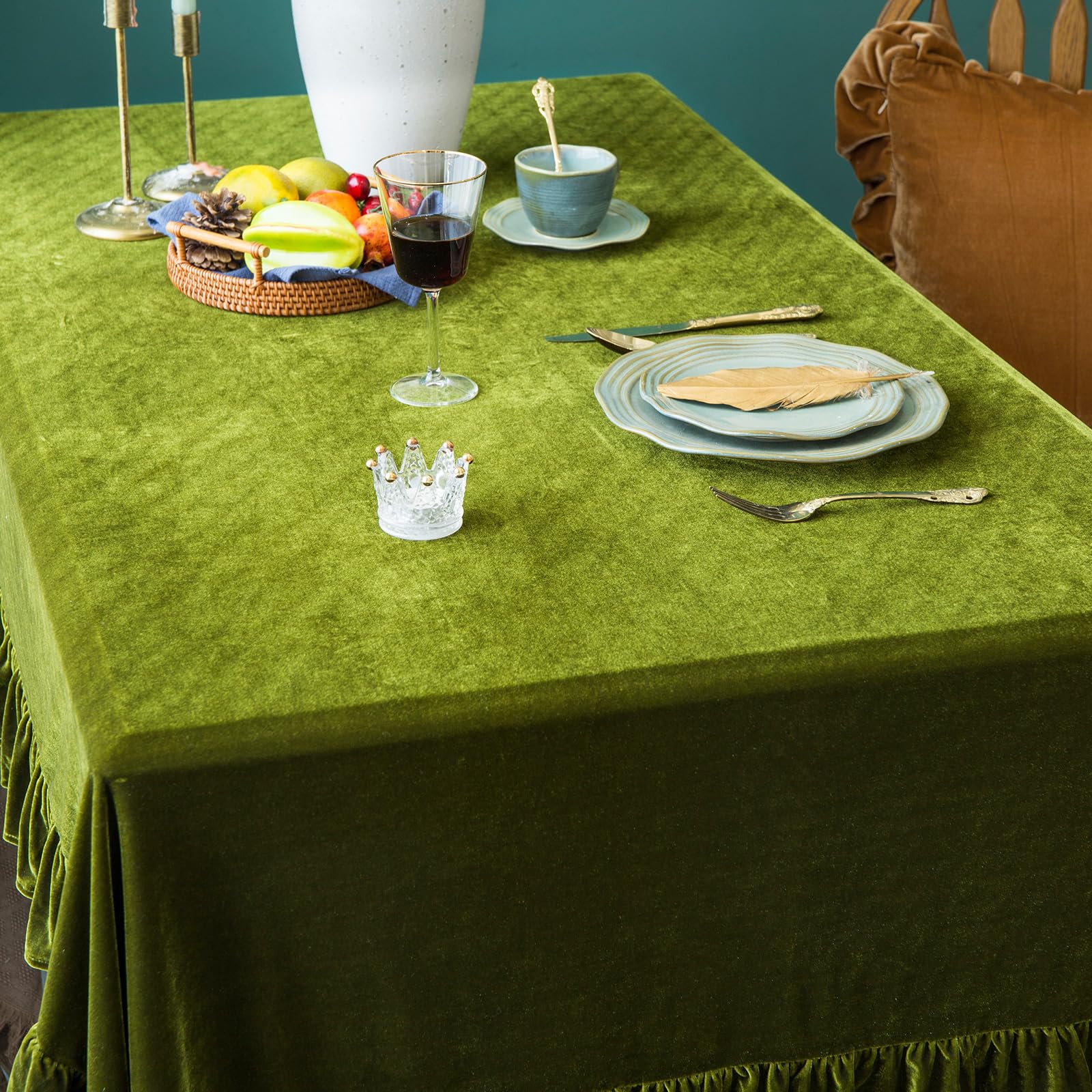GLORY SEASON tablecloth color-shift effect under varied lighting.