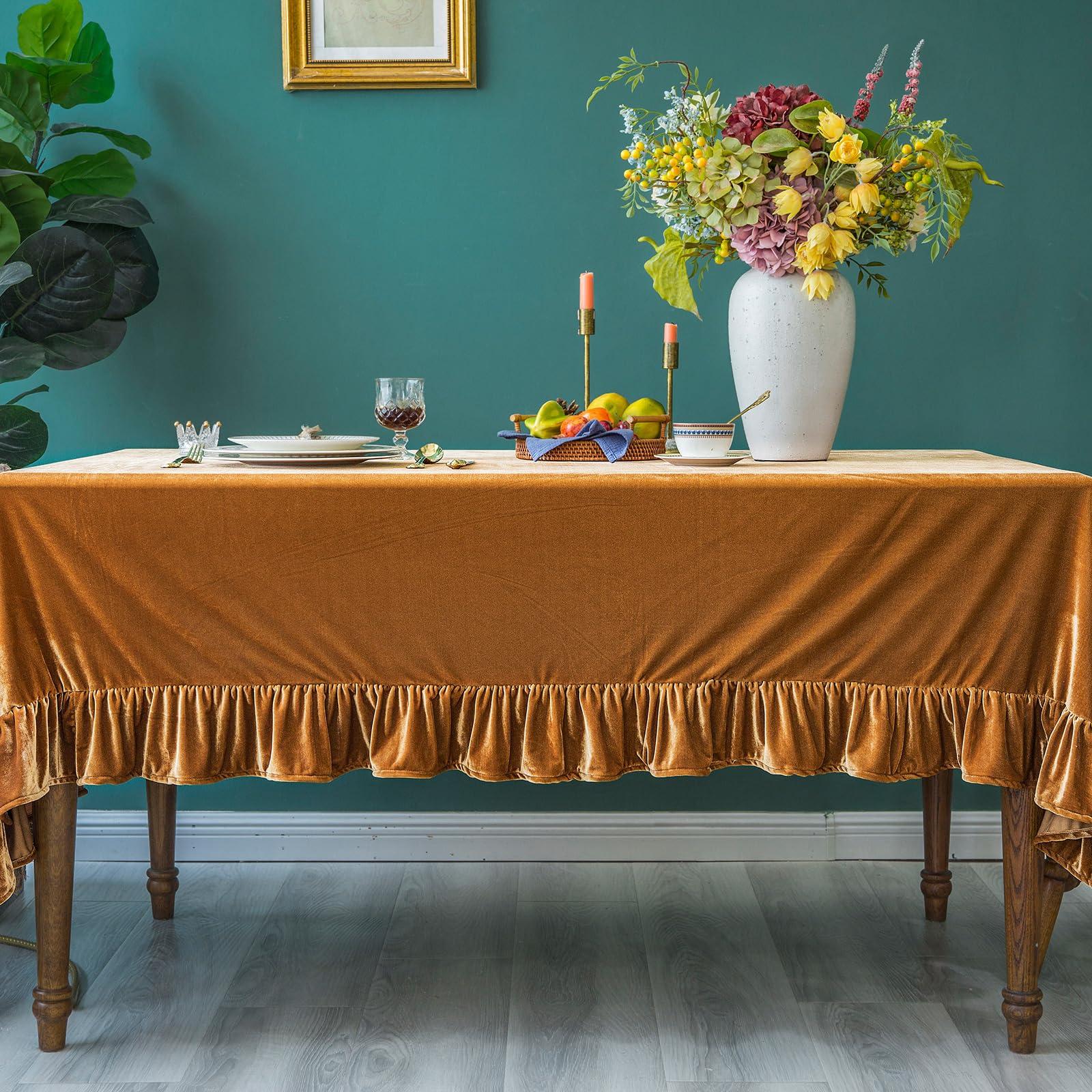 GLORY SEASON velvet tablecloth on a dining room table setup