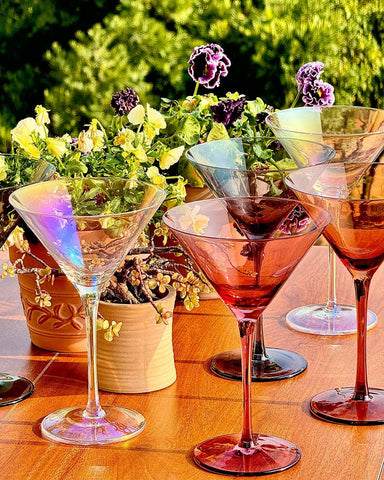 Gnimihz gift-box presentation of martini glasses ideal for celebrations.