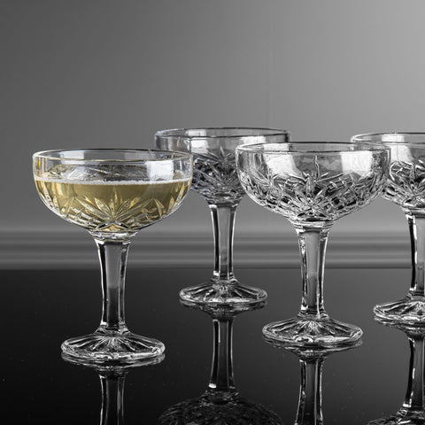 Godinger Dublin Crystal champagne glass close-up rim showing clarity and craft