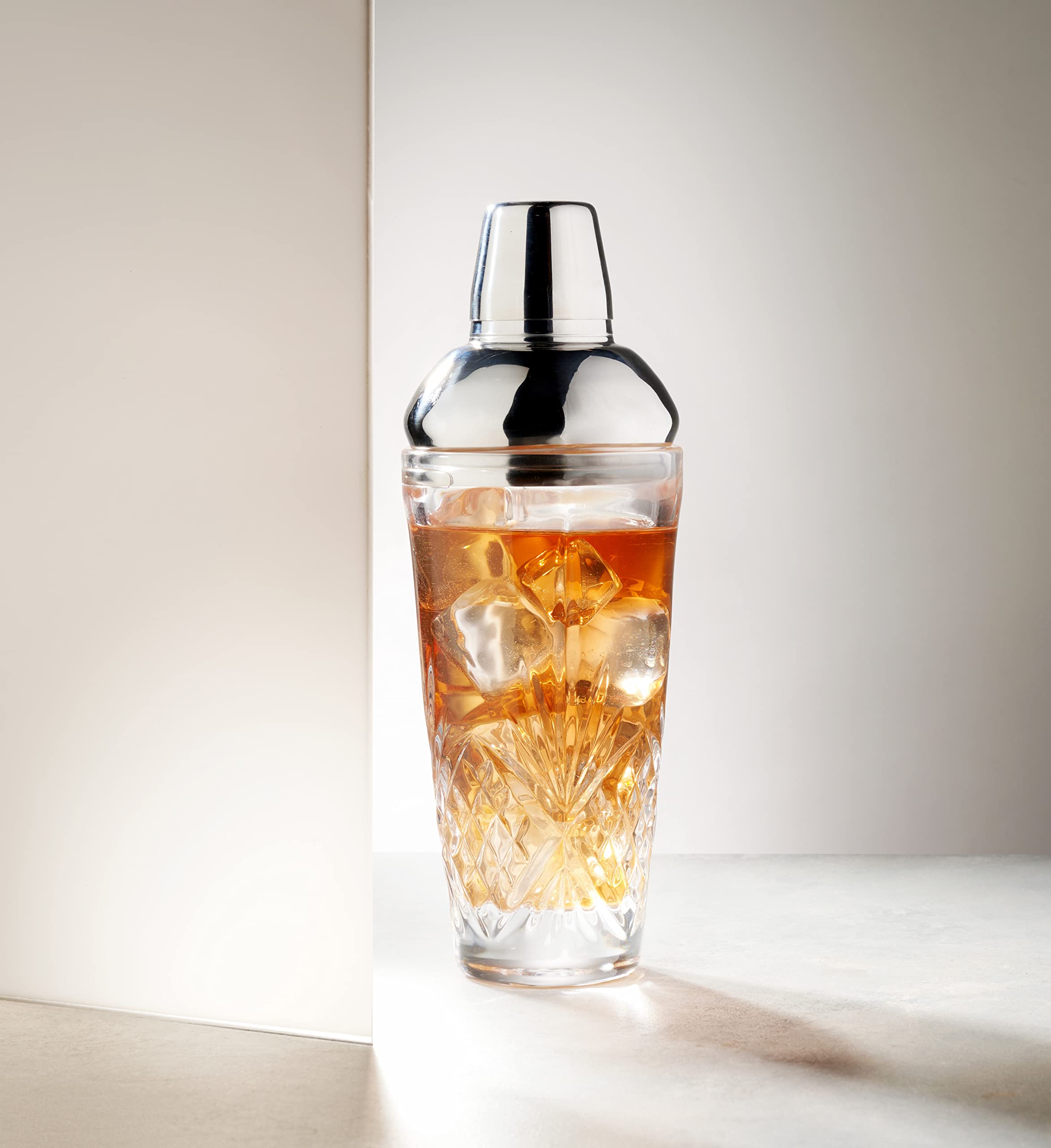 Godinger Dublin crystal martini shaker detailed stem and proportions