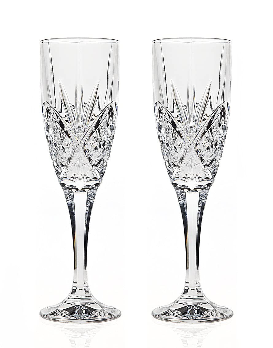 Godinger Dublin champagne flutes offer elegant crystal clarity for weddings and toasts.