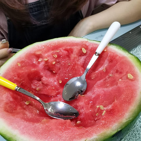 Goeielewe stainless steel grapefruit spoon serrated edge close-up for clean cuts