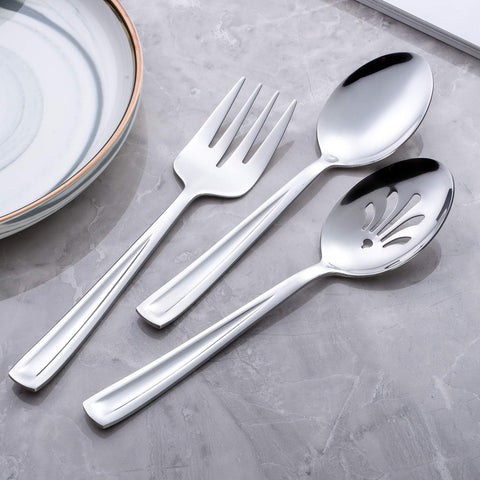 GoGeiLi set on rustic table, ideal for buffet or family gatherings.